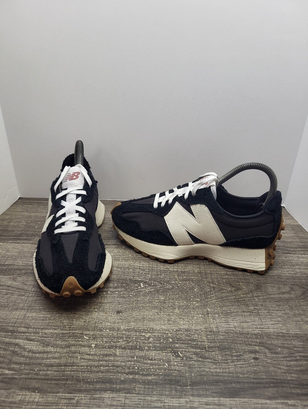 New Balance 327 Women's Size 6.5 Athletic Lifestyle Sneaker Shoes Black White